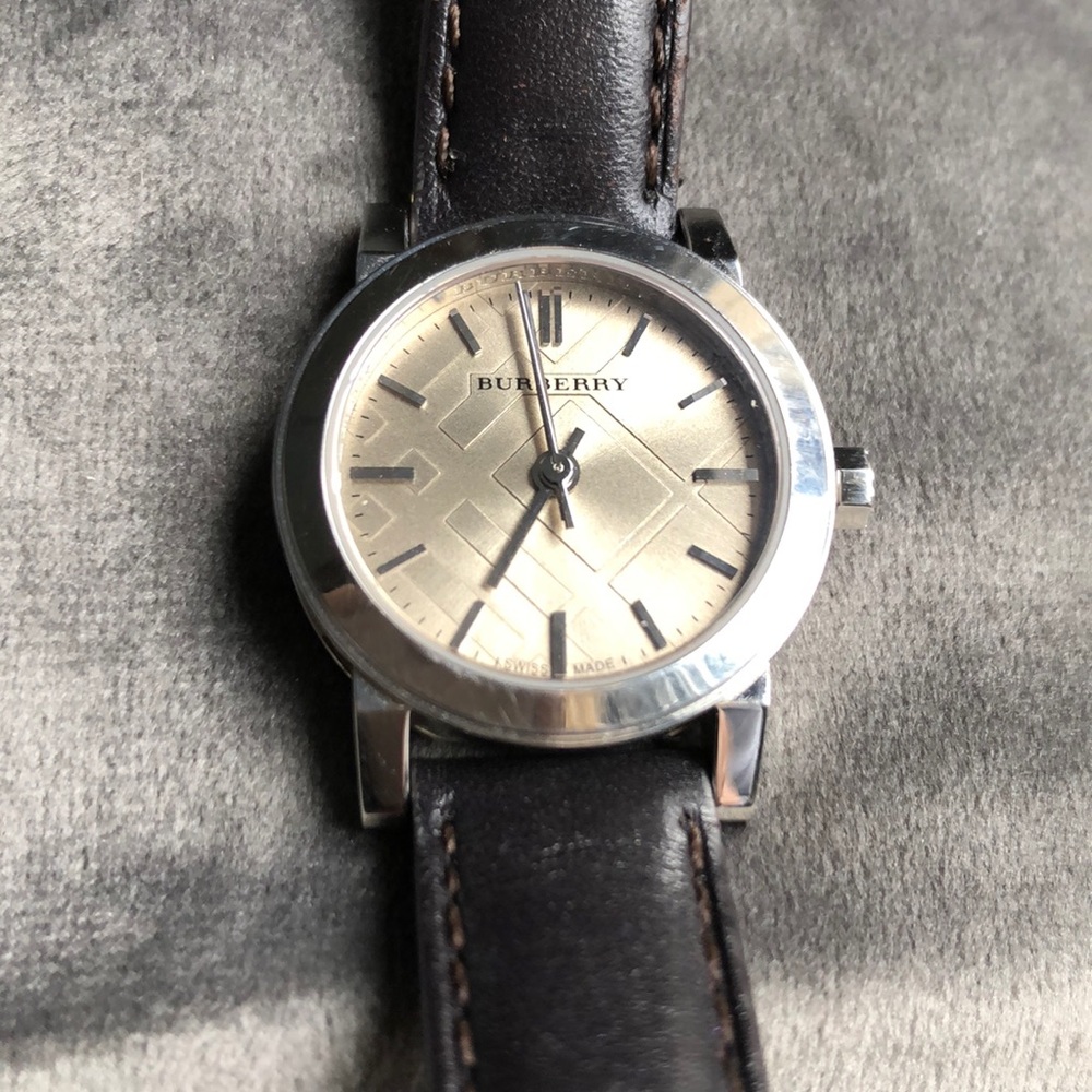 Burberry watch, dark brown original leather band - Picture 6 of 13